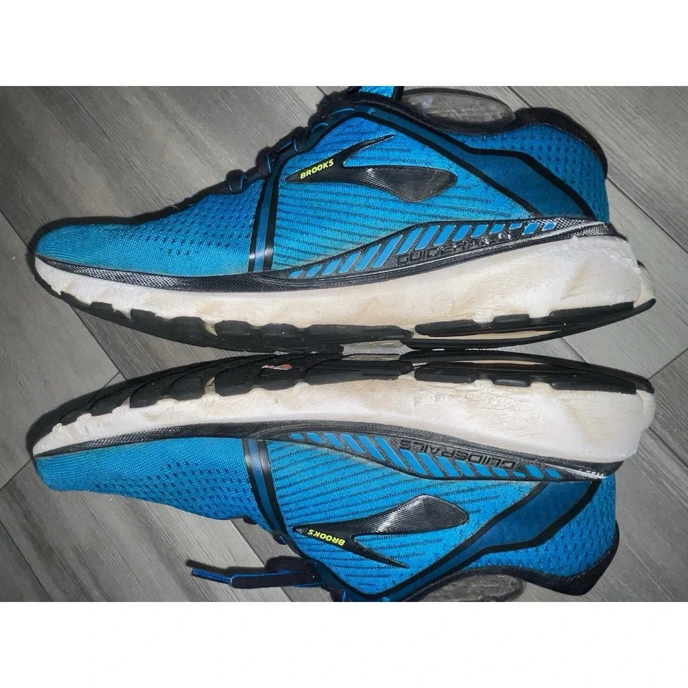 Brooks see pictures